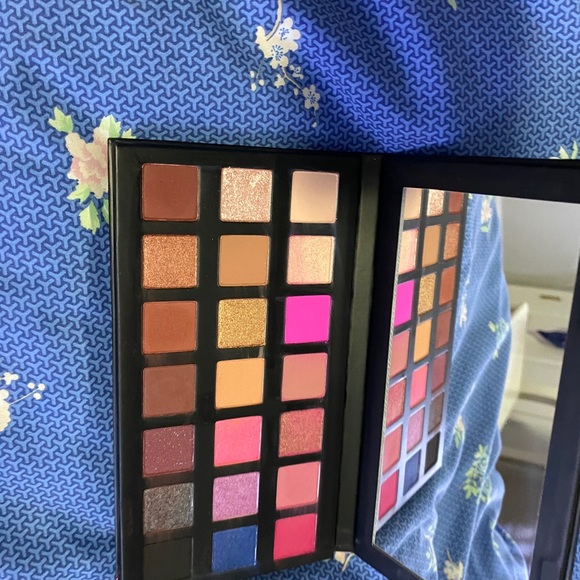 Kylie Jenner palette - Picture 4 of 4
